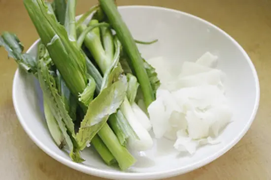 CANH GHẸ NẤU MĂNG CHUA CHÔ NGÀY HÈ DỊU MÁT