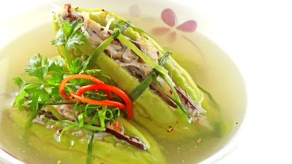 canh-muop-dang-nhoi-thit