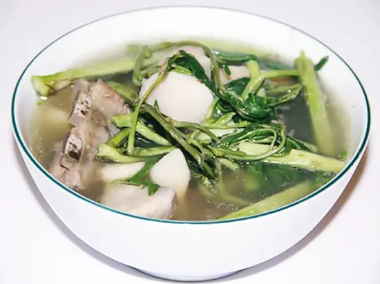 canh-xuong-nau-khoai-rau-rut