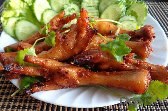 CHÂN GÀ NƯỚNG SA TẾ AN TOÀN MÀ NGON