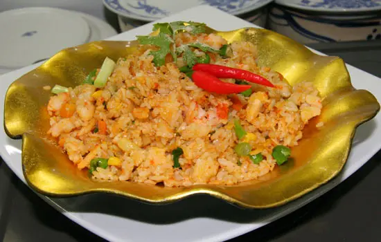 CƠM CHIÊN TÔM CUA HẤP DẪN NGÀY MƯA