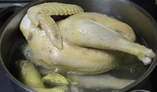CƠM GÀ HẤP LÁ SEN