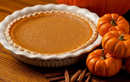 hoàn thiện bánh bí đỏ (Bumpkin pie)