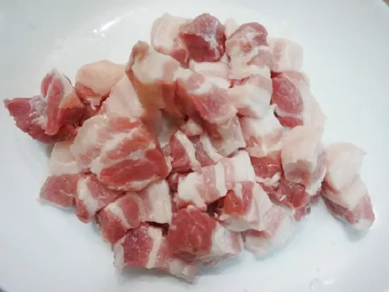 làm cá kho thịt