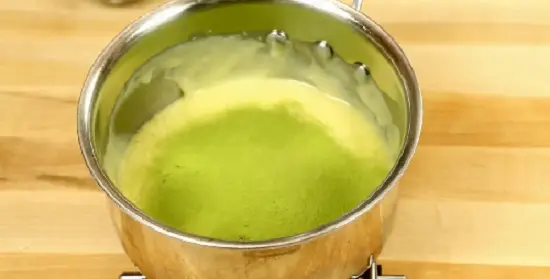 cho matcha vào làm chocolate nama trà xanh
