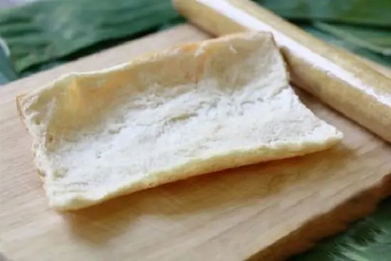 sơ chế bánh mỳ làm thịt quay chay