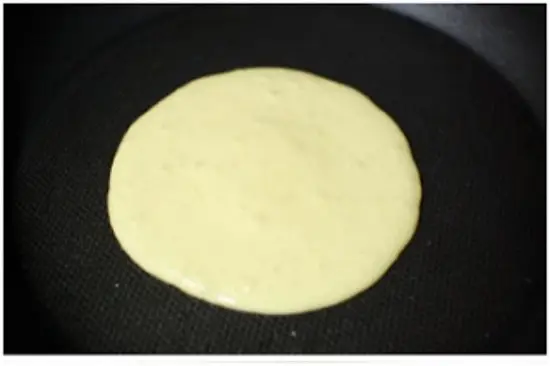 bước tieeps theo làm món bánh Omelette chuối