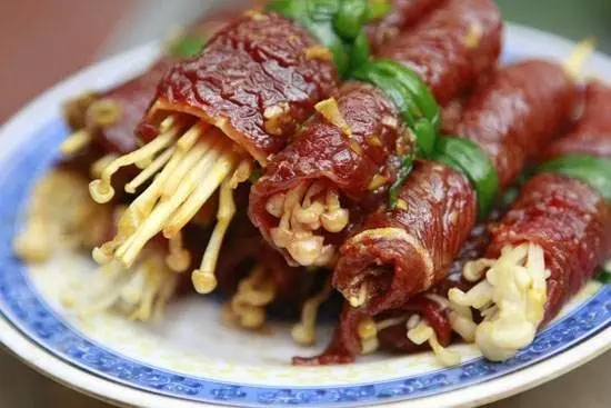 bò cuộn nấm im chi nướng