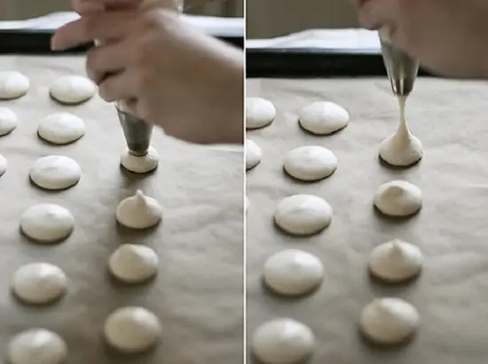 bắt bột để nướng làm bánh Macaron