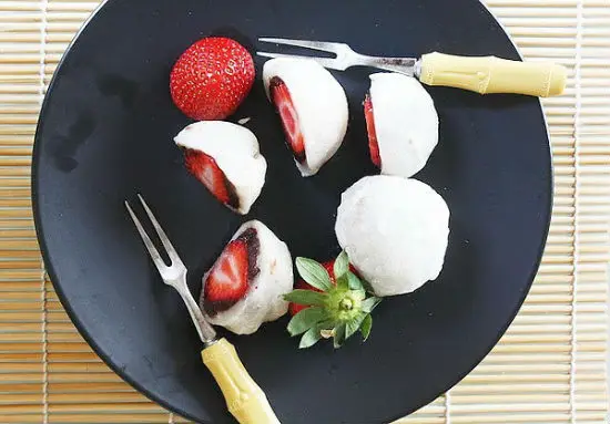 Công thức làm bánh nếp dâu tây