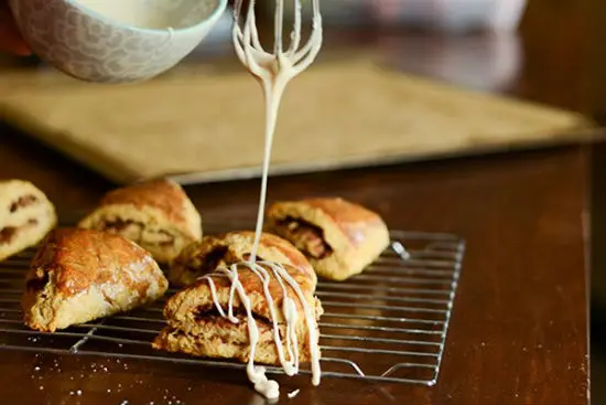 Công thức làm bánh scones cuộn hương quế 18