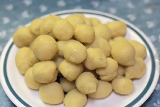 vo tròn nhân đậu xanh làm bánh ú tro