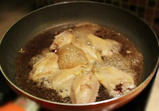 Công thức làm cánh gà om coca ngon độc lạ 5