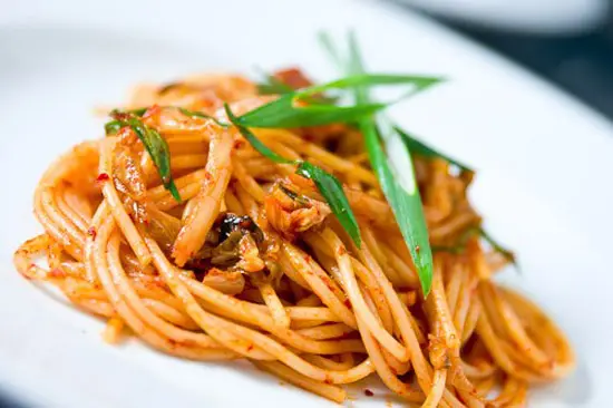Công thức làm mì kim chi siêu nhanh