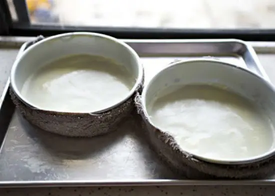 Chuẩn bị khuôn nướng bánh chocolate phô mai theo kiểu Mexico
