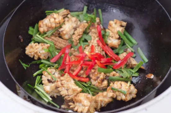 Công thức làm món mực xào hẹ ngon miễn chê 9