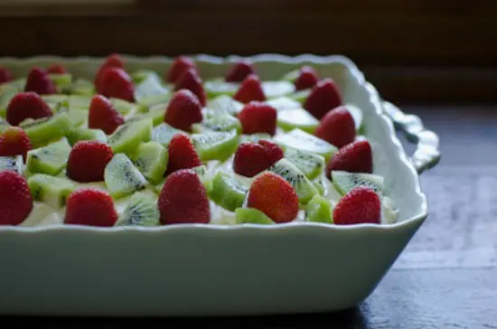 Công thức làm tiramisu dâu kiwi ngon tuyệt cú mèo 8