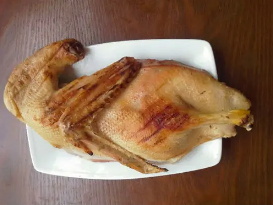 Trước khi làm món vịt giả cầy nướng vịt sơ qua