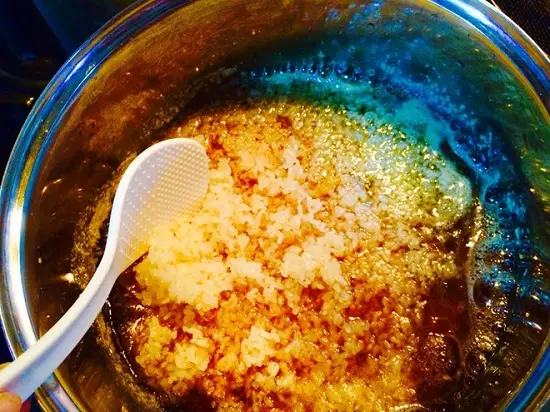 cho xôi vào nấu chè con ong ngon