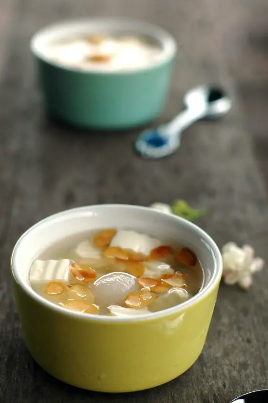 thành phẩm là món chè khúc bạch đẹp mắt