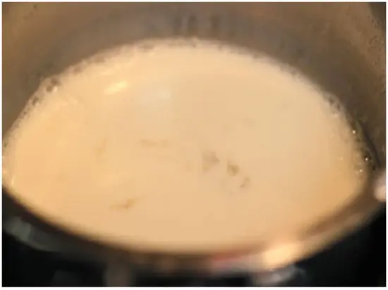 Pha sữa làm chè khúc bạch