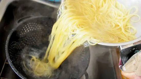 Công thức nấu mì Ý sốt thịt viên ngon tuyệt hảo 6