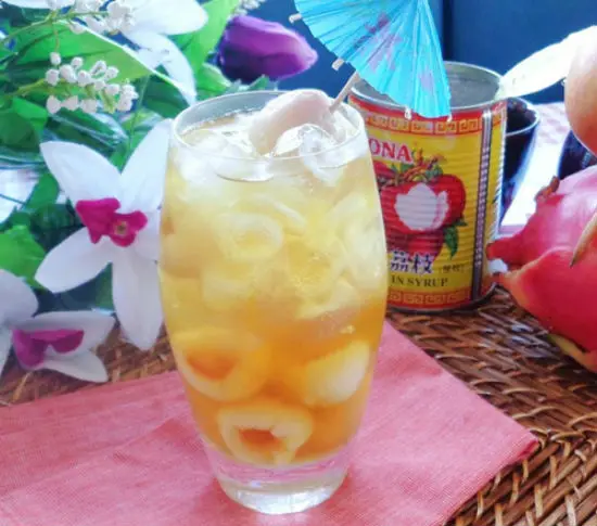 Trang trí cho ly trà vải thêm đẹp mắt