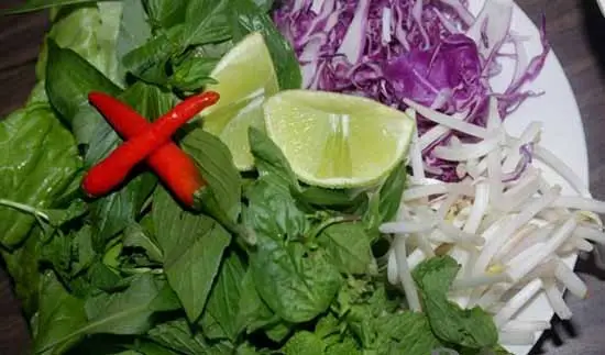 ĐỘC ĐÁO BÚN BÒ HUẾ CHAY CHO THÁNG BẢY