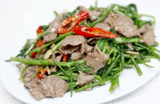 Giản dị ngon cơm như rau muống xào thịt bò