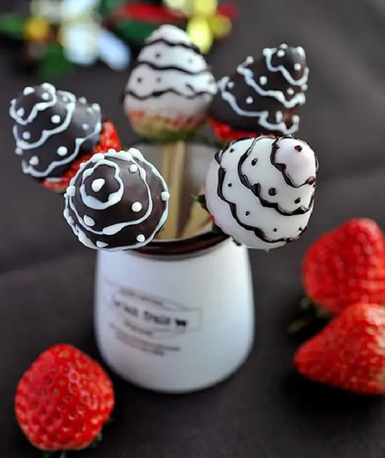 Giáng sinh ngọt ngào với dâu tây chocolate