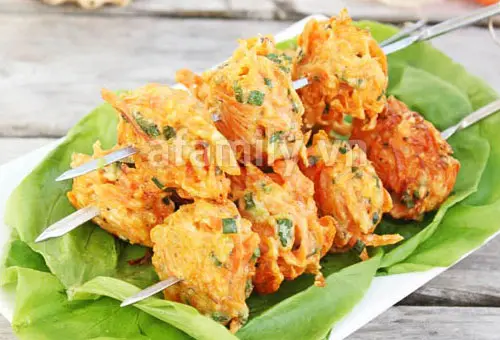 Hấp dẫn với bánh cà rốt chiên nóng hổi