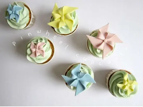 hoc-trang-tri-cupcake-tinh-yeu-anh-7