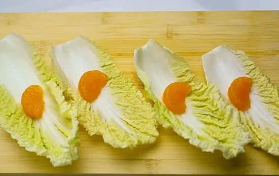 Hướng dẫn 3 cách làm salad cải thảo tuyệt ngon 8
