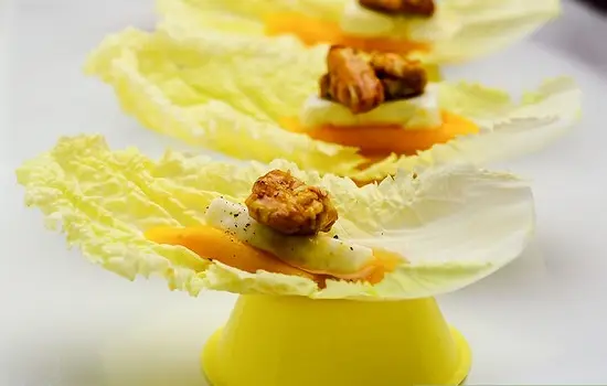 Hướng dẫn 3 cách làm salad cải thảo tuyệt ngon 7