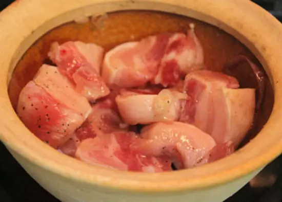 đảo thịt - cách kho thịt