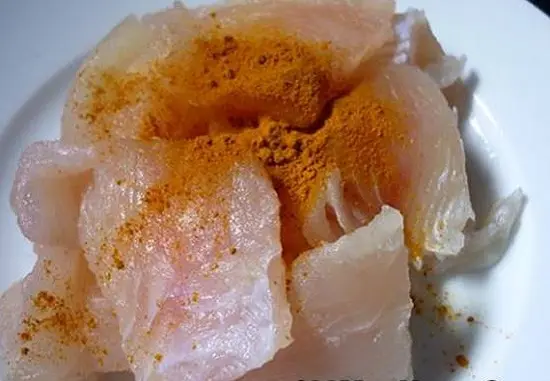 cá basa om mẻ xóc nghệ