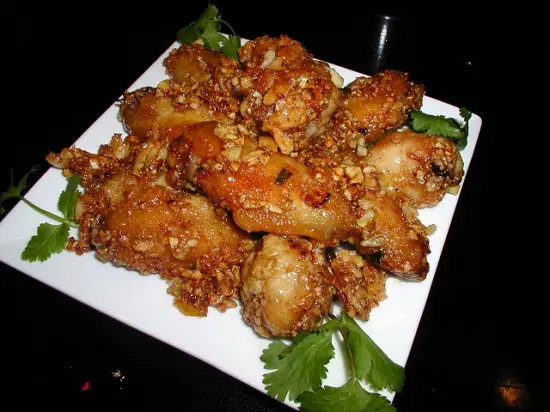 gà chiên mắm đẹp mắt