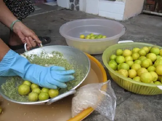 cách làm chanh muối chà xát chanh