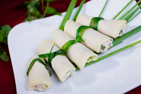 Hướng dẫn cách làm măng cuốn thịt gà hấp