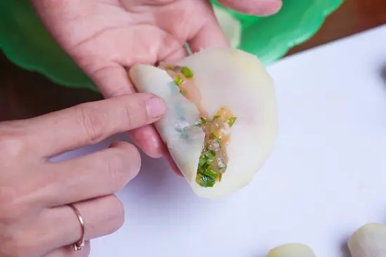 măng cuốn thịt gà hấp cách làm 2