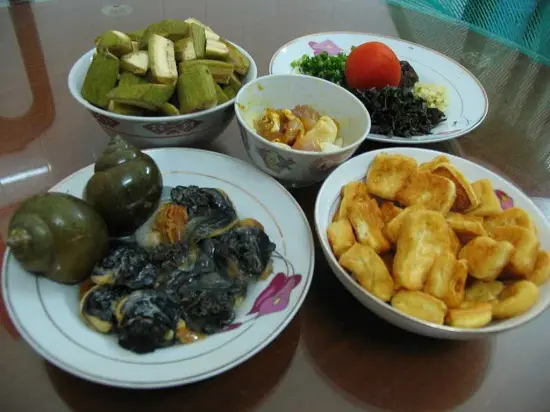nguyên liệu làm ốc xào chuối xanh