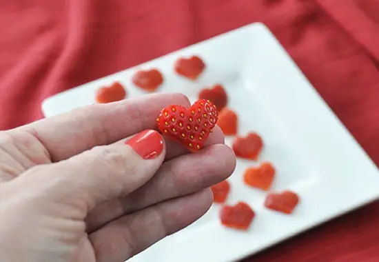Hướng dẫn cách làm mũi tên thần tình yêu từ đồ ăn