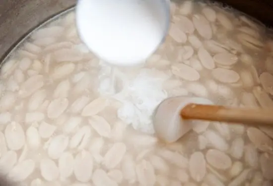 Bước cuối cùng để nấu chè đậu phộng