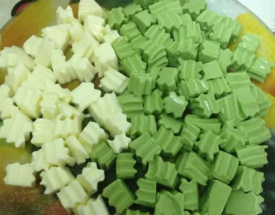 nấu chè khúc bạch trà xanh cắt thạch