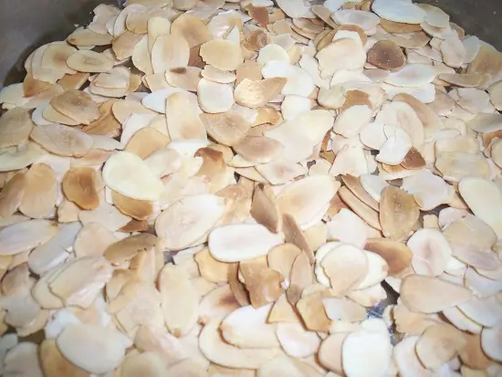 nấu chè khúc bạch rang hạnh nhân