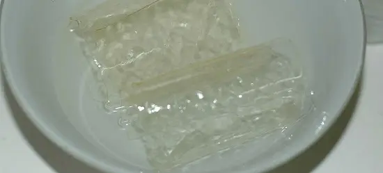 nấu chè khúc bạch trà xanh hòa gelatin