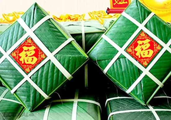 Hướng dẫn chi tiết cách gói bánh chưng truyền thống cho ngày Tết