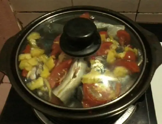 kho cá nục với dứa