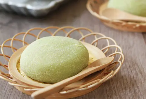 Hướng dẫn làm bánh Mochi Nhật Bản vị lá dứa với nhân đậu xanh dừa