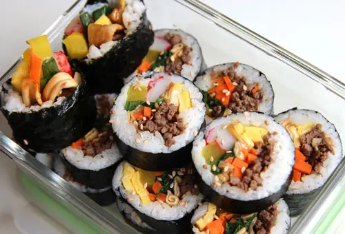 Hướng dẫn làm kimbap cơm cuộn rong biển Hàn Quốc